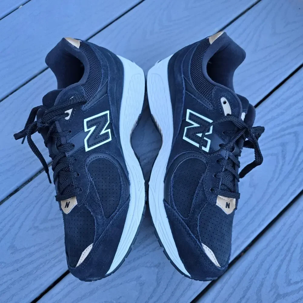 New Balance Men's 2002R 50th Anniversary Running Shoes Black/Gold, Size 11